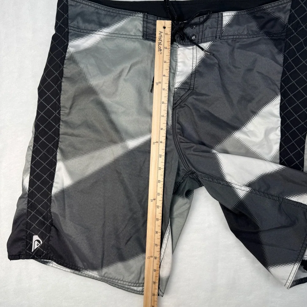 Vintage Quiksilver Neo Fly 2.0 Board Shorts Gray Plaid Surf Swim Men's 36 Y2K L